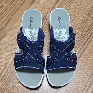 NWT Clarks Women's Dark Blue Slide Sandals